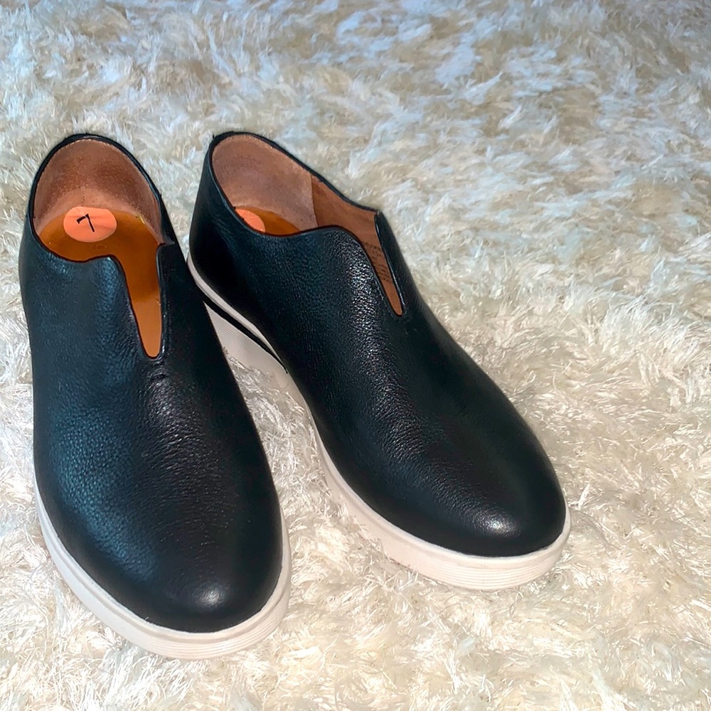 Unisex Kenneth Cole ‘Gentle Souls’ nursing shoe